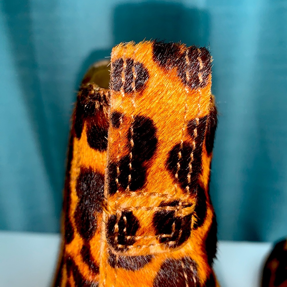 Madewell Regan boot in Leopard Calf Hair in EUC - Picture 5 of 10